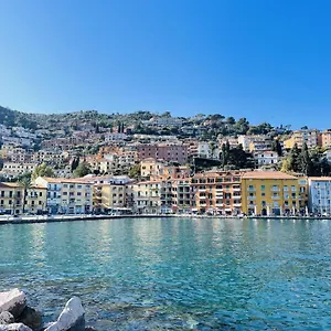 https://appartamento-a-porto-santo-stefano-a-50-mt-dal-mare.it-tuscanyhotel.com